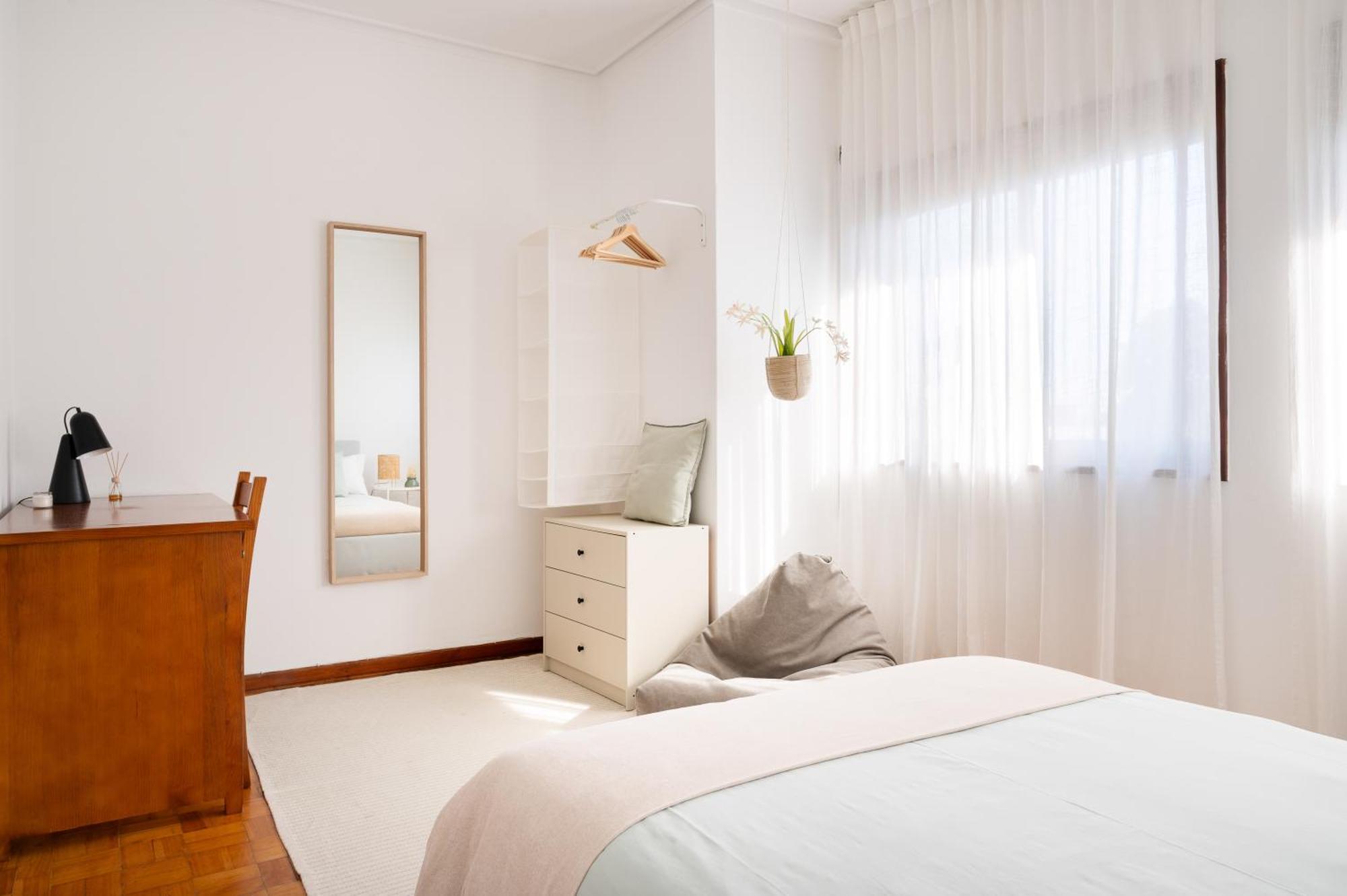 Апартаменти ! Bright 2Br Hammock Flat ! Praca Da Republica Порту Екстер'єр фото